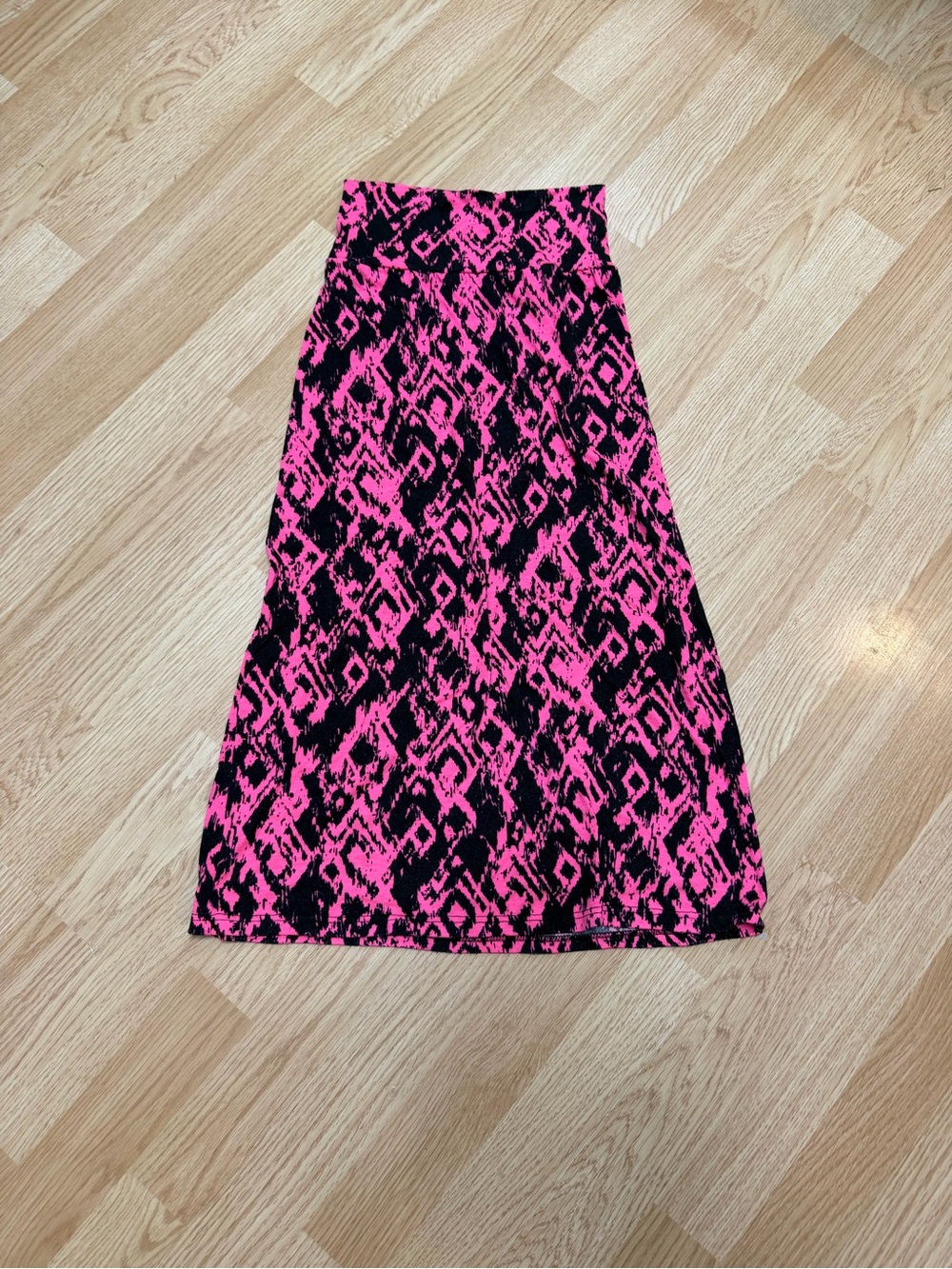 Free Kisses Girls Hot Pink Black Abstract Print Maxi Skirt Statement Boho